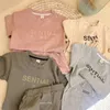 Ess designer barn kläder set pojkar t-shirt sportkläder shorts avslappnade bokstäver flickor t-shirt byxor t-shirts barn kortärmade toppar tonåringar småbarn