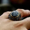 Novo design vintage 14k Gold Ethnic Style Rings For Men Mulher Moda Black Stone Cross Ring Biker Charm Jóias