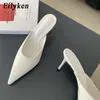 Eilyken 2024 Spring Brand Женщины Slapper Pointed Toe Slip на дамских мулах тонкие низкие каблуки на открытом воздухе сандалии 240329