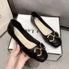 Casual Buty Panie Flat Retro Square Square Skórzane mokasyny dla kobiet 2024 Spring Flats Foots Elegancka metalowa klamra Kobieta