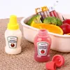 2 st/set 25 ml mini tomat ketchup flaska bärbar liten sås container sallad dressing container skaffer containrar för bento box