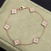 Bracciale di lusso di alta qualità di Vancef V-Gold Material Clover Cinque piccoli sei fiori di fiore a catena alla caviglia Luce bracciale di lusso con logo