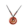 Figurines décoratives Natural Red Agate Pendant Man Femme Mother Child Buckle Ping Collier Ornement de style chinois
