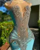 파티 드레스 Peacock Blue Mermaid Silver Rhinestones Prom Dress 2024 흑인 소녀를위한 결혼식 저녁 깎아 지른 깎아 지른 Mesh Vestido