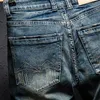 Klassieke retro noodlijdende herenbrief Gedrukte jeans shorts knie lengte rechte slanke gerafelde trend punk mannelijke denim shorts 240329