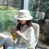 Engeland vintage brede runder vrouwen fedoras hoed damesmeisje herfst winter mode brief witte wol voelde platte top feest 240410