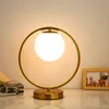 Nordisk art deco gyllene kroppsbord lampa metall basplatta modern minimalistisk frostad glas led skrivbordslampa för studie/säng rum