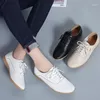 Sapatos casuais 2024 Mulheres apartamentos da primavera Autumn Moman mocassim de couro genuíno fêmea renda feminina macia feminina feminina feminina