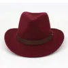 Qbhat Wide Bim Wolle Filz Cowboy Fedora Hüte mit dunkelbrauner Leder Band Frauen Klassische Party formelle Mütze Großhandel 240410