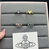 Designer Viviane Westwood Empress Dowager Xis Face lisse Small Love Ring Simple et Fashionable Saturn Ring High Edition