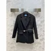 Fashion Fomes Femmes Blazers Designer Suit rétro Veste à côte à côte à manches longues M manteaux de bureau avec ceinture Luxury Womens Vêtements appropriés 01