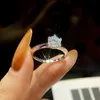Band Rings Gra Luxury 0,5-2ct Moissanite Diamond Card Ring Womens Gift True 925 Sterling Silver Engagement glittrande utsökta smycken J240410
