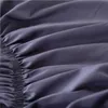 調整可能な弾力性ベルトのしわのないベッドスカートの周りを包みます。