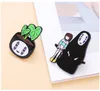 Tecknad japanska anime karaktärer Film och TV -brosch Faceless Man Childhood Alloy Badge Cartoon Accessories