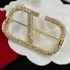 Lyxkvinnor Designer Brand Letter Brosches 18K Guldpläterad inlay Crystal Rhinestone Jewelry Brosch