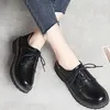 Sandals Fashion Women Retro Black Leather Sapatos Yaoguang Trabalho Casual Trabalho plano British Style Primavera e outono Single