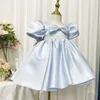 2024 Blue Princess Flower Girls Robes Robes New Luxury Satin Cap Sleeves Special Occasion pour les mariages Robes de bal robes de bal robes de luxe Frist Frist Holy Communion