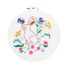 Jolie lapin dans le kit de broderie de jardin bricolage à l'aiguille à aiguille motif de planche d'intérieur pour le point de croix débutant (sans cerceau)