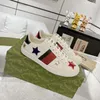 Nieuwe doosontwerper Casual schoenen Bee Ace Sneakers Lage Heren Damesschoenen Hoogwaardige Tijger Borduurde Zwart Wit Green Stripes Walking Sneakers