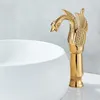 Schwanenform Goldenbasin Waschbecken Wasserhahn Badezimmer Arbeitsplatte Centerset Basin Mixer Tap Chrom Eingriff Swan kaltes heißes Wasserhahn Wasserhahn