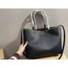 Bag valenn Bags Soft Handbags Stud Designer Capacity Large Tote Women Leather High Quality Casual Shoulder Strap Fashion Totes NDEZ 60J6 GA1I