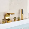 Gouden badkuip kraan waterval wijdverbreide bad mixer tap dek gemonteerd trek uit handshower bad doucheset 3 handgrepen