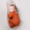 2 datorer baby hatt bodysuit set nyfödda fotografier rekvisita mössa romper jumpsuit kit spädbarn fotografering kläddräkt
