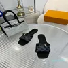 15A 2024 Designer Slipper Neo Revival Flat Mule ljusrosa PLAID Låg toppmulskor utsökta platta sandaler sommarstrandskor