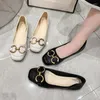 Casual Buty Panie Flat Retro Square Square Skórzane mokasyny dla kobiet 2024 Spring Flats Foots Elegancka metalowa klamra Kobieta