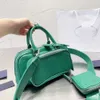 Diseñador de bolsos 50% Descuento en bolsos para mujeres de marca caliente para bolsos para mujer de mano nuevos en un hombro versátil