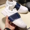 Nouveaux créateurs chaussures décontractées de vache blanche baskets cloutées baskets de luxe à bord basse et à bord patchwork en cuir blanc plat tendance extérieure Trainers taille 35-44