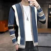 Pulls de chandail masculin vêtements pas à sweat à sweat à rayures bleu tricoté pour hommes cardigan coton lisse Old hiver 2024 Tendance Fashion Neck Commande x S