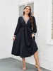 Plus size dames jurk v nek lange mouwen gewaad raast gordel vaste kleur herfst vrouwelijk elegante feestjurk kleding 240410