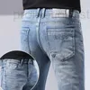 Jeans designer maschile azzurro slim fit piccoli piedi di fascia alta pantaloni lunghi lunghi 8w7h