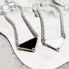 Collar colgante de lujo al por mayor Fashion For Man Woman Triangle Invertido Triangle Diseñadores Marca Joya para hombres Mujeres de moda Collares de clavícula de personalidad