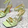 Sandali donne estate 2024 zeppe design design decorazioni strass testata a punta di punta versatile scarpe femminili versatili