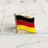 ドイツ国旗の刺繍パッチバッジシールドと四角い形状ピン布腕のバックパックの装飾にセット