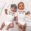 Bodysuits de bebés recién nacidos Doble Trouble Twin Kids Unisex Manga corta Rompers Playsuits