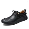 Scarpe casual 2024 Fashion maschi maschi in pelle vera elaborate oxford piatti estate comode mocsins fatti a mano scarpe822