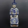 Figurine decorative cinese in porcellana blu e bianca Qing Qianlong Emperor Statue Figurina 12,2 pollici