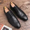 أحذية غير رسمية للرجال الأعمال الدانتيل في Oxfords Classic Brogue Brand Leather Fashion Leather لحفل الزفاف
