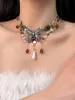 Gioiello leggero di nicchia di nicchia di alta gamma barocco esagerato esagerato retrò con la collana per le donne con la farfalla per le donne