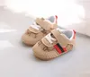 Pierwsze spacerowicze nowonarodzone trampki drukowane buty swobodne miękki podeszwa przedwalk dla niemowląt buty sportowe dla dzieci designerskie buty