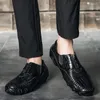 Повседневная обувь 2024 мужчины весна большая удобная мягкая подошва бренда классический стиль крокодиловый осьминог на открытом воздухе.