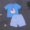 2023 New Children 's T-Shirt 단락 여름 소년 강아지 및 보트 자수 블루 탑 및 스티칭 격자 무늬 반바지 소년 베이비 슈트