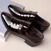 Chaussures en cuir breveté de marque pour hommes Business Office occasionnel travail de fête masculine mariage oxfords point toe lifers 240407