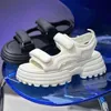 Hip Grube Soled Lekkie Sandały Flip Flip Flip Folop For Camens Summen Sandal Women Sponge Cake Sports Studenci Sandles Obcasy 240228