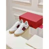 Chaussures pour hommes en dentelle Couleur Couleur Rivets Trainer High New Splicing Designer Up Casual With Sneakers's Women's Sports Quality Product Trainers Kjaf