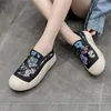 Casual skor bling tryck slumpmässiga plattform kvinnor lägenheter loafers 2024 sommar utomhus andningsdesigner zapatos mujer sneakers