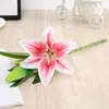 Fleurs décoratives 3 Head Artificia Lily Flower Wedding Home Decor Decor Arrangement Fake Decoration Ornaments